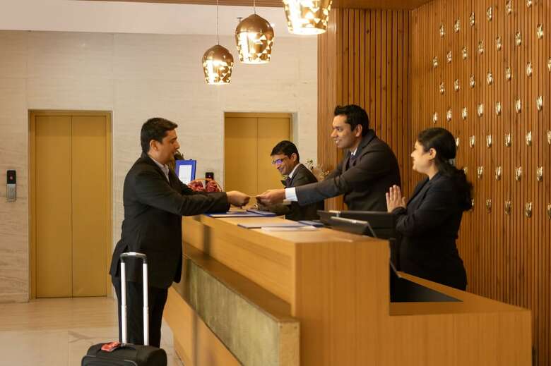 Hotel Golden Tulip Suites Gurgaon
