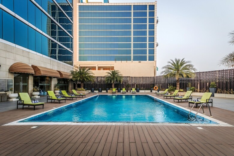 Hotel Golden Tulip Suites Gurgaon