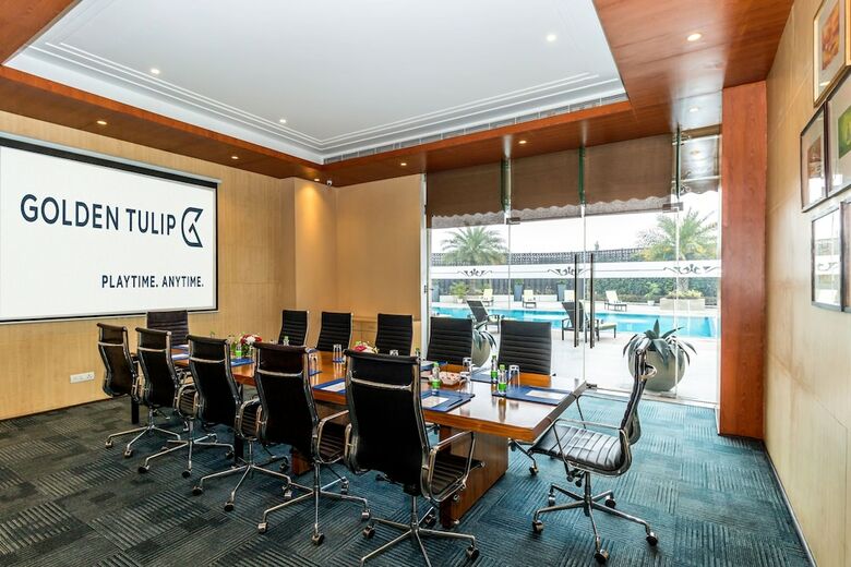 Hotel Golden Tulip Suites Gurgaon
