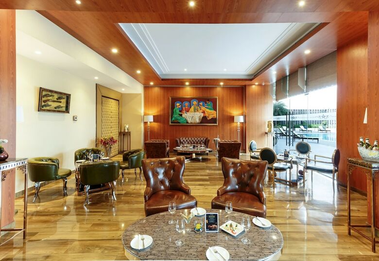 Hotel Golden Tulip Suites Gurgaon