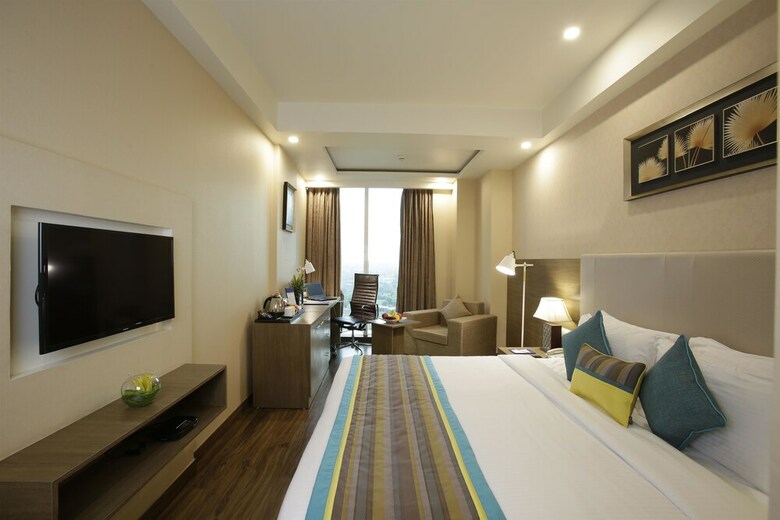 Hotel Golden Tulip Suites Gurgaon