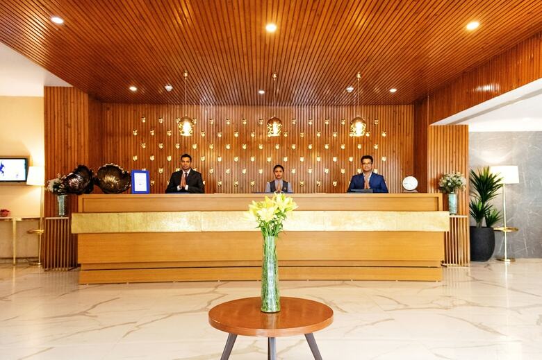 Hotel Golden Tulip Suites Gurgaon