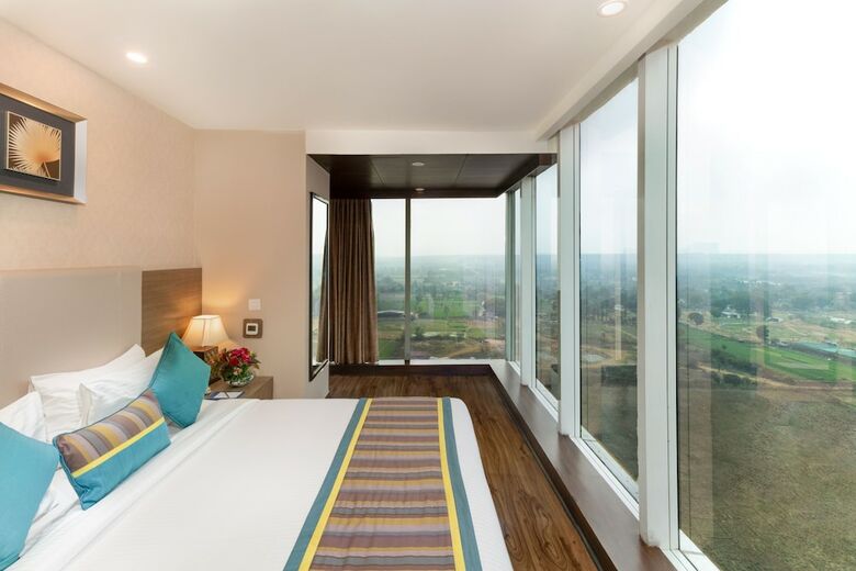 Hotel Golden Tulip Suites Gurgaon