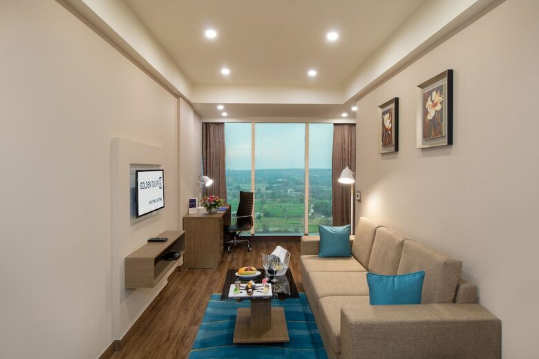 Hotel Golden Tulip Suites Gurgaon
