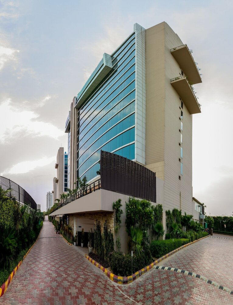 Hotel Golden Tulip Suites Gurgaon