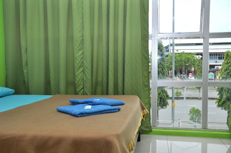 Hostal Tanjak Motel - Hostel