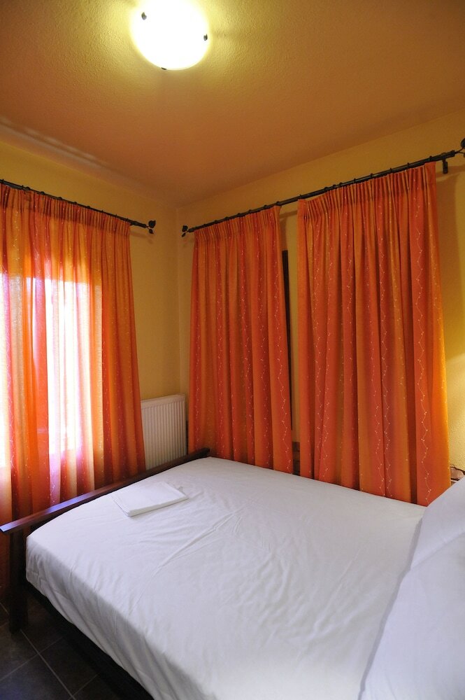 Apartamentos Symmetron Suites