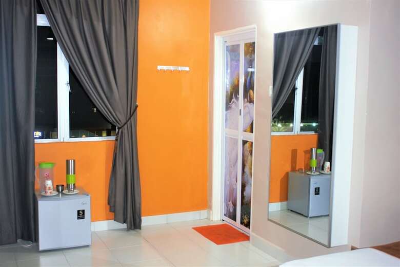 Aeon Tebrau Homestay & Hotel