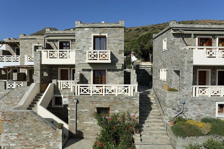 Aithra Apartments & Suites