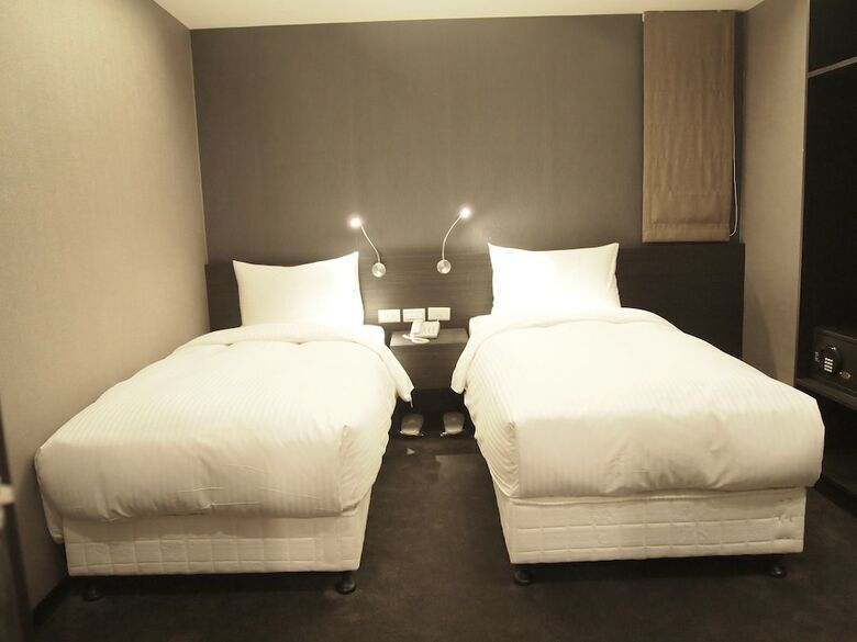 Fairytale Yisu Hot Spring Hotel