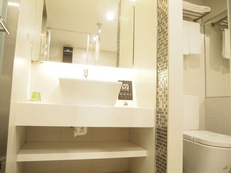 Fairytale Yisu Hot Spring Hotel