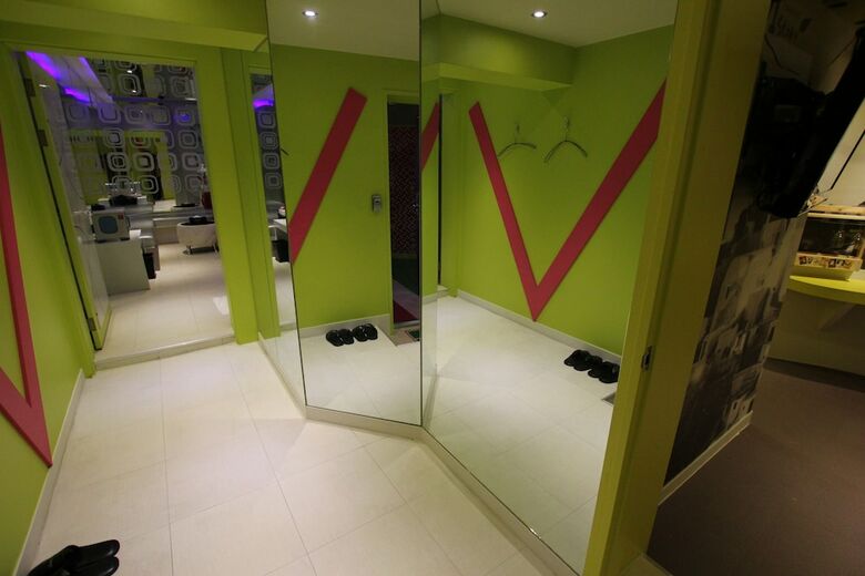 V1 Hotel