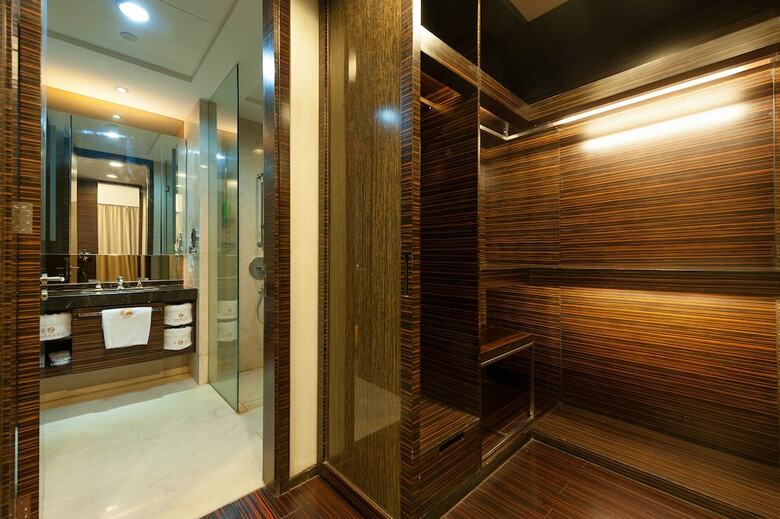 Yicheng Apartment Pazhou Poly World Center