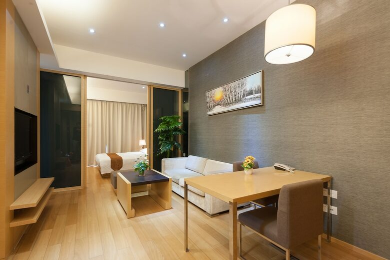 Yicheng Apartment Pazhou Poly World Center