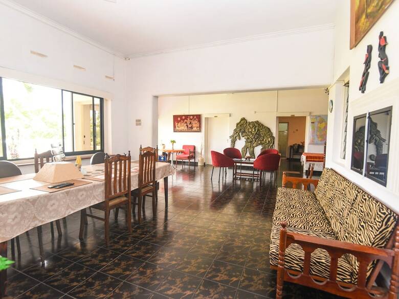 Hotel Oyo 335 King Leisure Residence