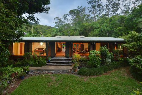 Cow Bay Homestay B&B