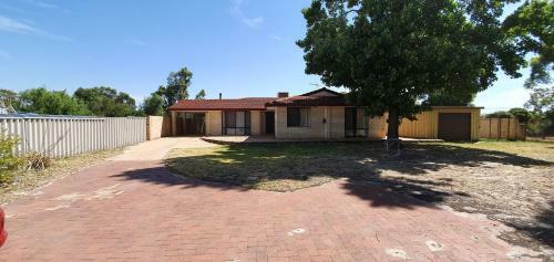 Pinjarra Caravan Park And Cabins