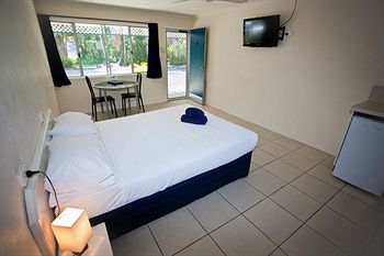 Tin Can Bay Motel