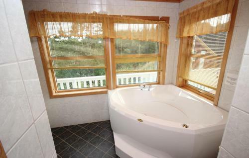 Holiday Home Auklandshamn Vestvikv�gen Nr.