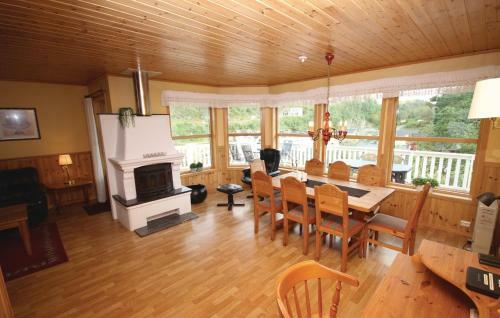 Holiday Home Auklandshamn Vestvikv�gen Nr.