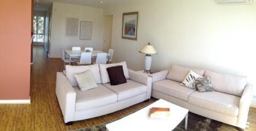 Hotel Broadbeach Inverloch Resort