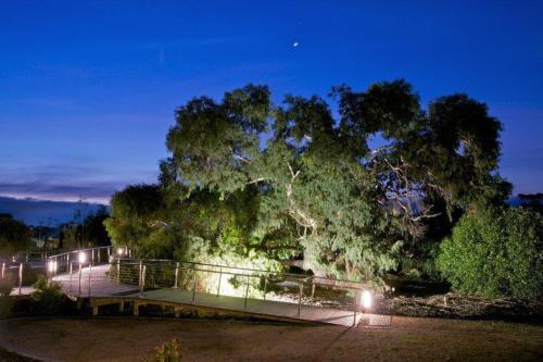 Hotel Broadbeach Inverloch Resort