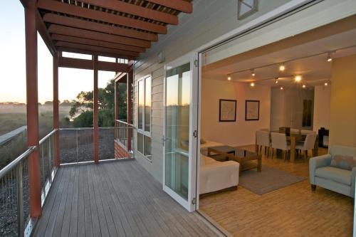 Hotel Broadbeach Inverloch Resort