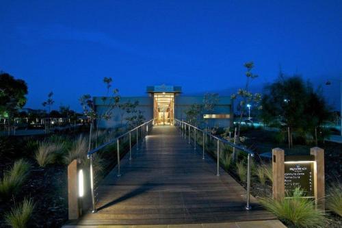 Hotel Broadbeach Inverloch Resort