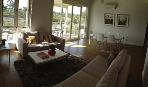 Hotel Broadbeach Inverloch Resort