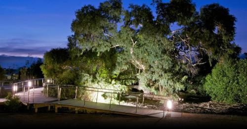 Hotel Broadbeach Inverloch Resort