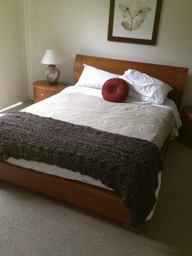 Hotel Broadbeach Inverloch Resort