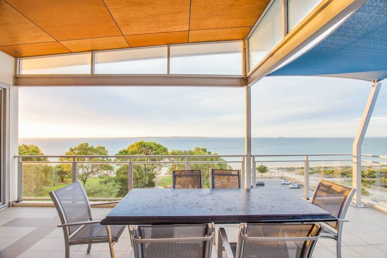 Spinnakers By Rockingham Apartments