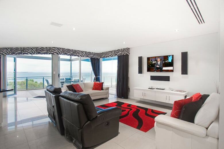 Spinnakers By Rockingham Apartments