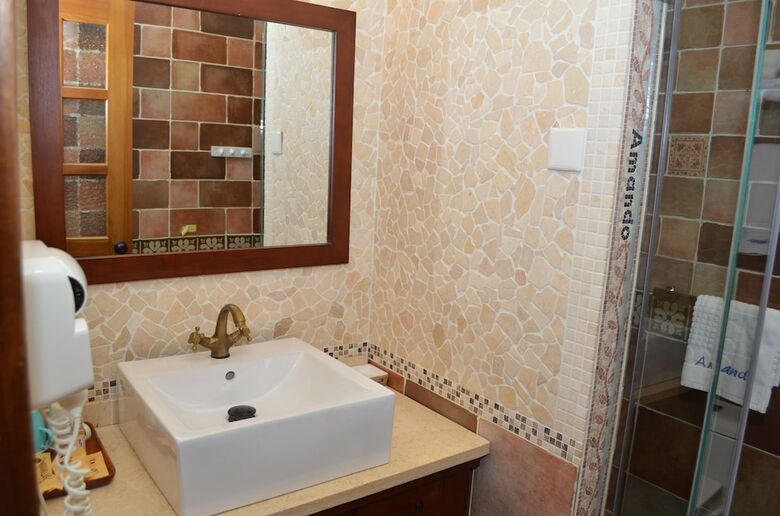 Hotel Amando Inn