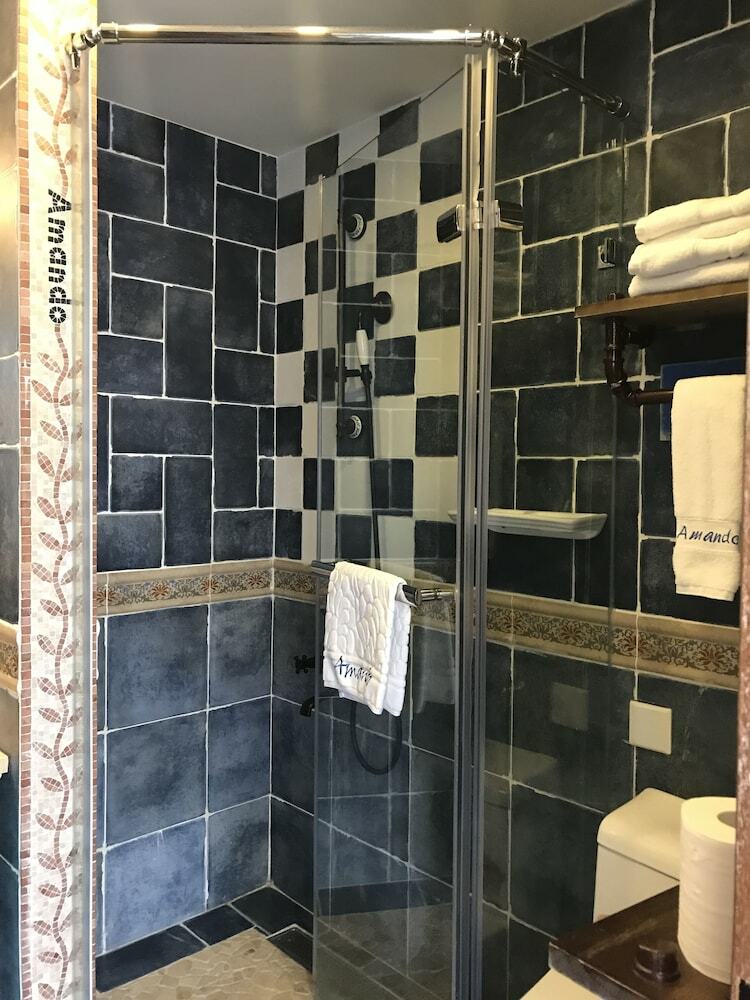 Hotel Amando Inn