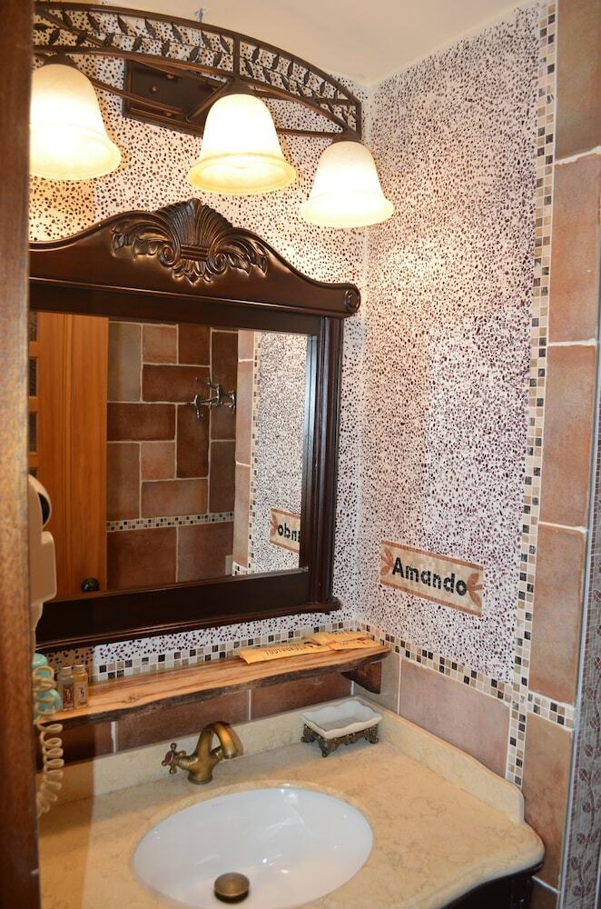 Hotel Amando Inn