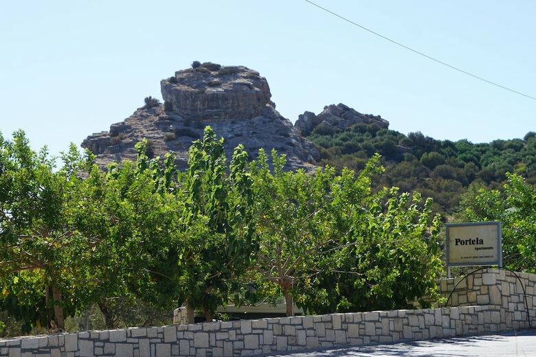 Portela Apartments Kastri