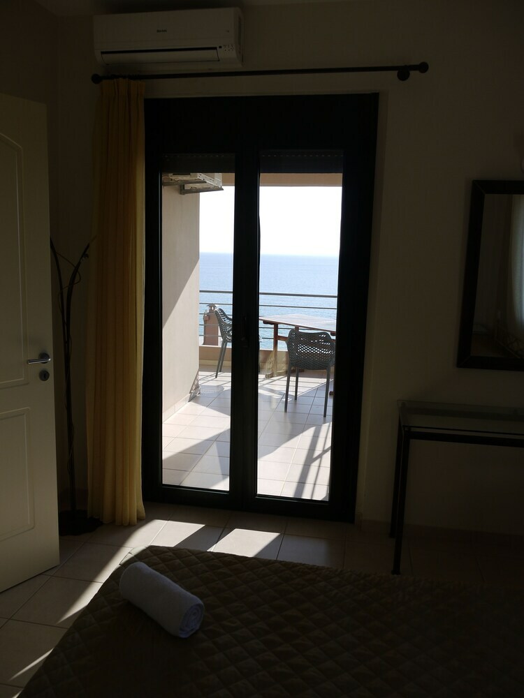 Portela Apartments Kastri