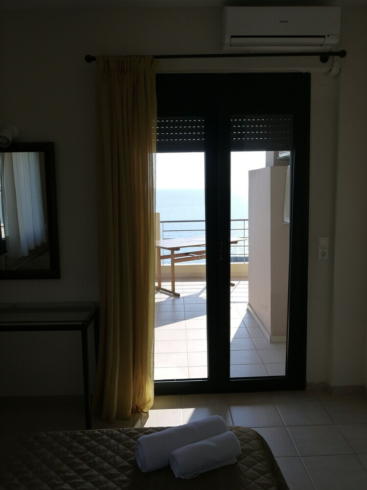 Portela Apartments Kastri