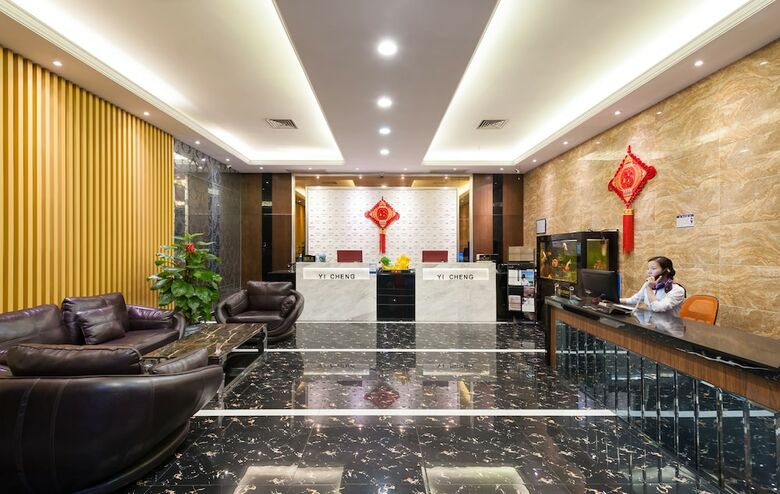 Yicheng Apartment Central Plaza