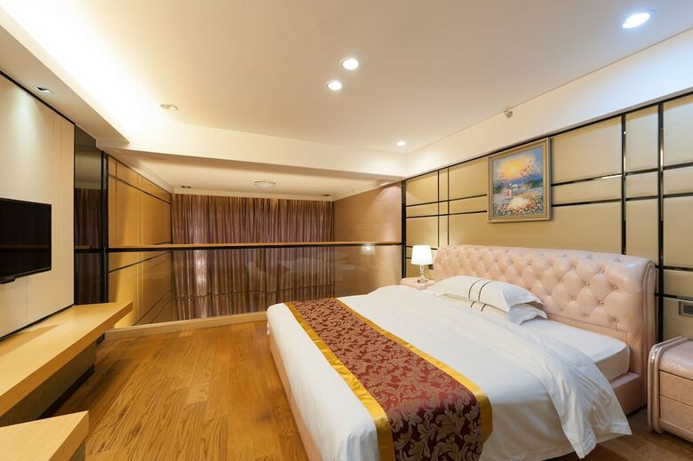 Yicheng Apartment Central Plaza