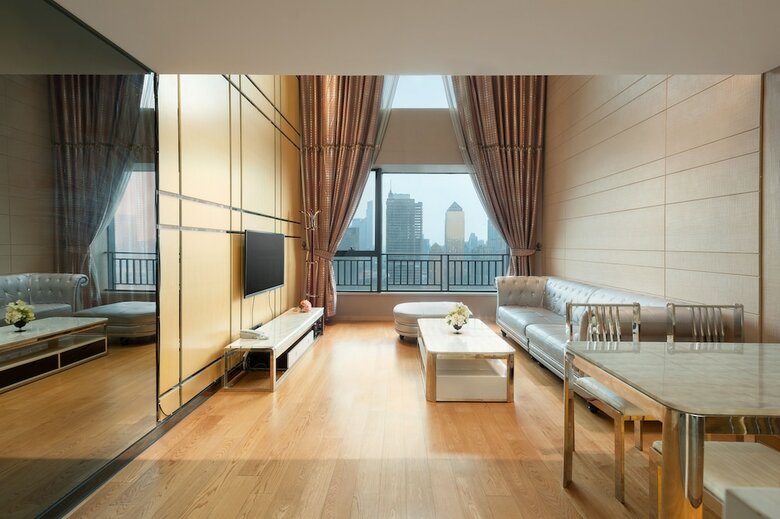 Yicheng Apartment Central Plaza
