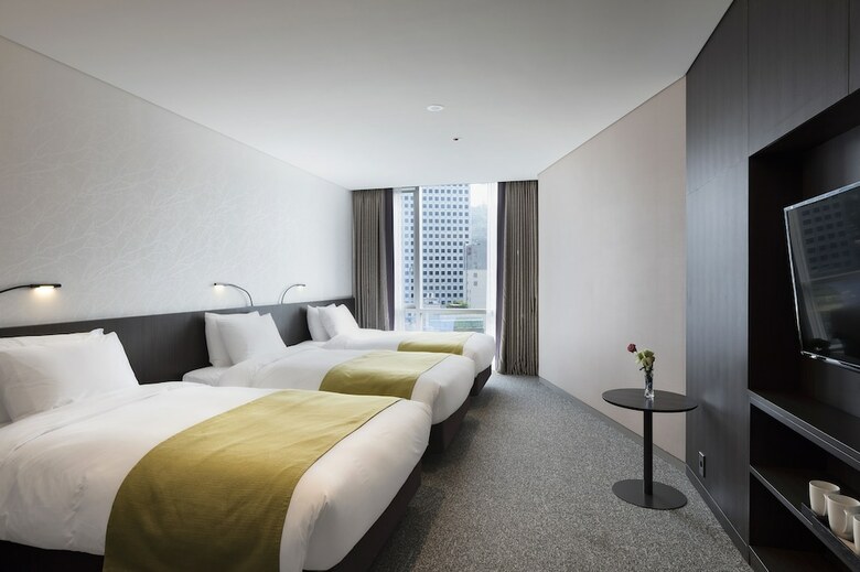 Nine Tree Premier Hotel Myeongdong 2