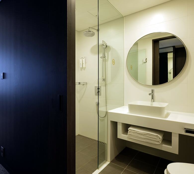 Nine Tree Premier Hotel Myeongdong 2