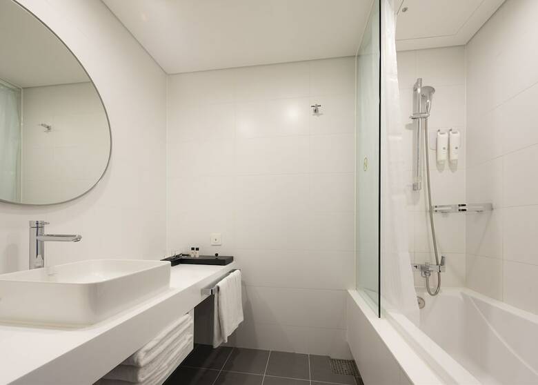 Nine Tree Premier Hotel Myeongdong 2