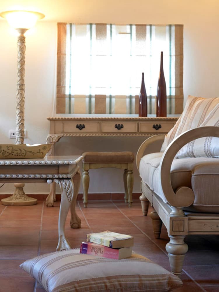 Hotel Suites Of The Gods Cave Spa