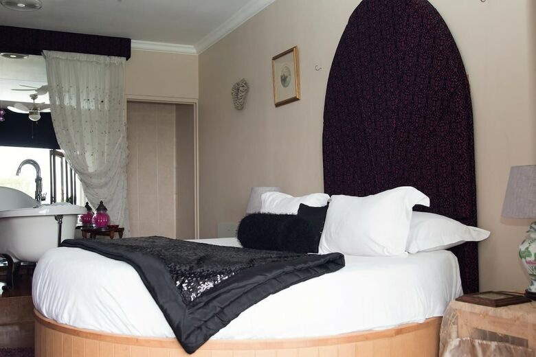 Hotel Annies House Romantic Getaway