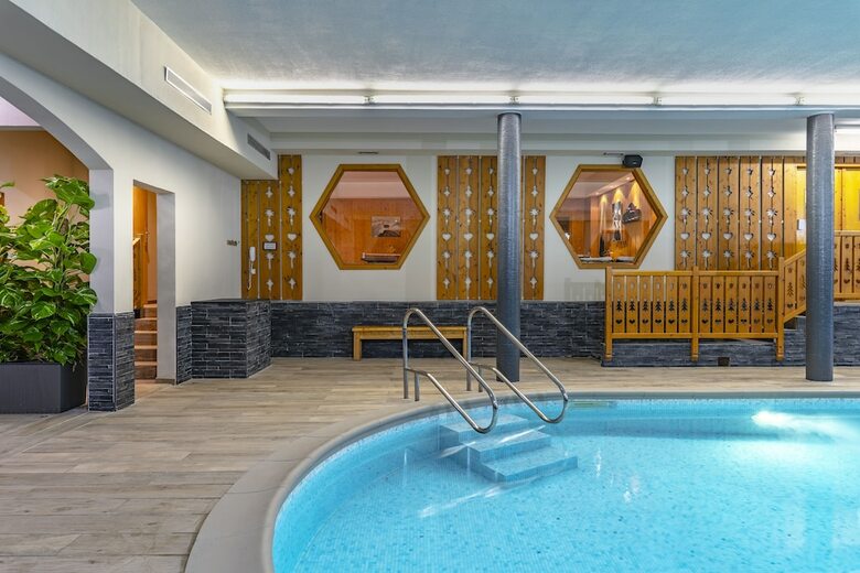 Hotel H�tel Les Arolles
