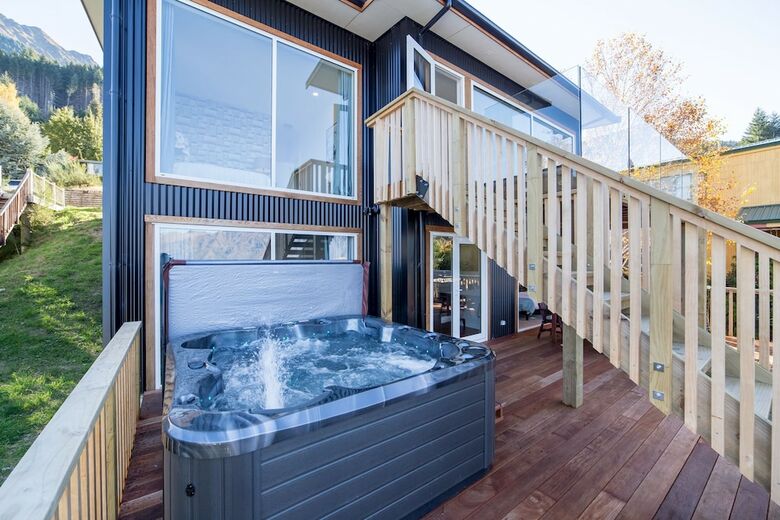 Sagittarius Dh Lake View Villa