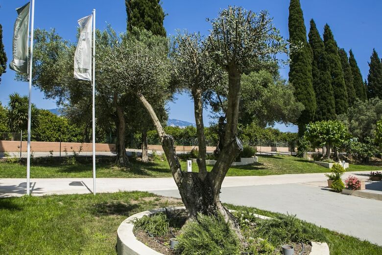 Apartamentos Cypress Garden Villas